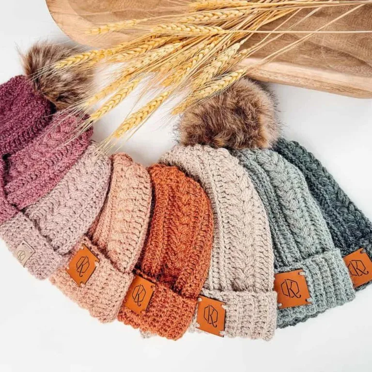 A set of 8 crochet hats in the same design, featuring different sizes, perfect as a gift for the whole family.