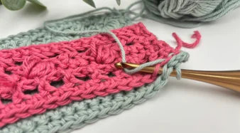 Image showing how to attach the border to the Madison table runner