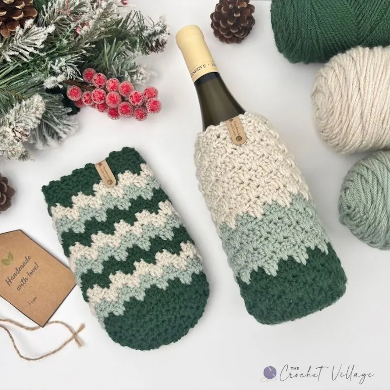 Free crochet wine cozy pattern in two stripe versions — narrow stripes and wide color blocks in forest green and cream