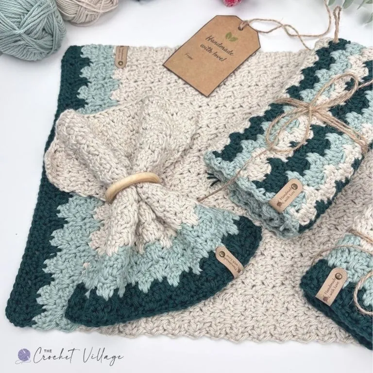 Free crochet placemat pattern with matching napkin holder on a wooden ring, granny spike stitch